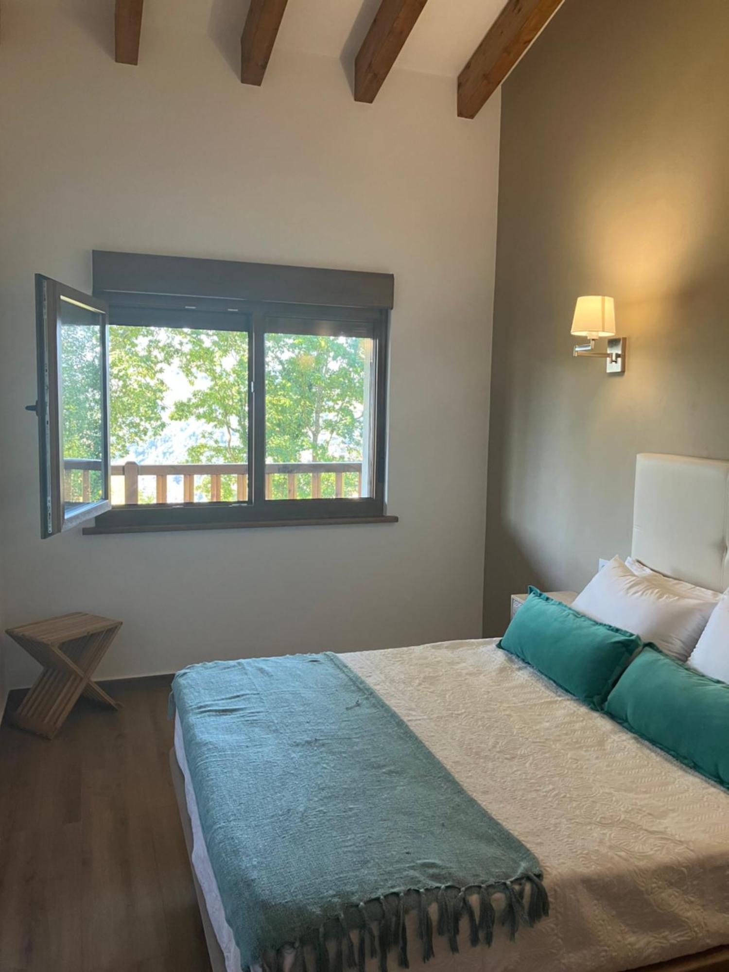 Apartamentos Montes Vindios Cangas de Onis Exterior photo