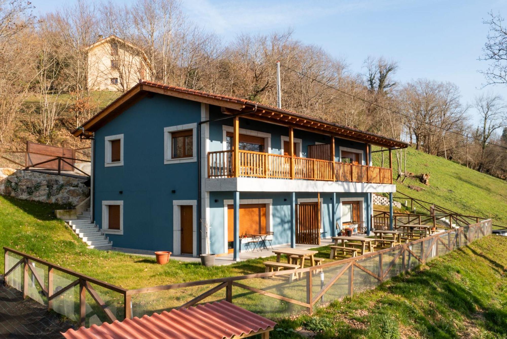 Apartamentos Montes Vindios Cangas de Onis Exterior photo