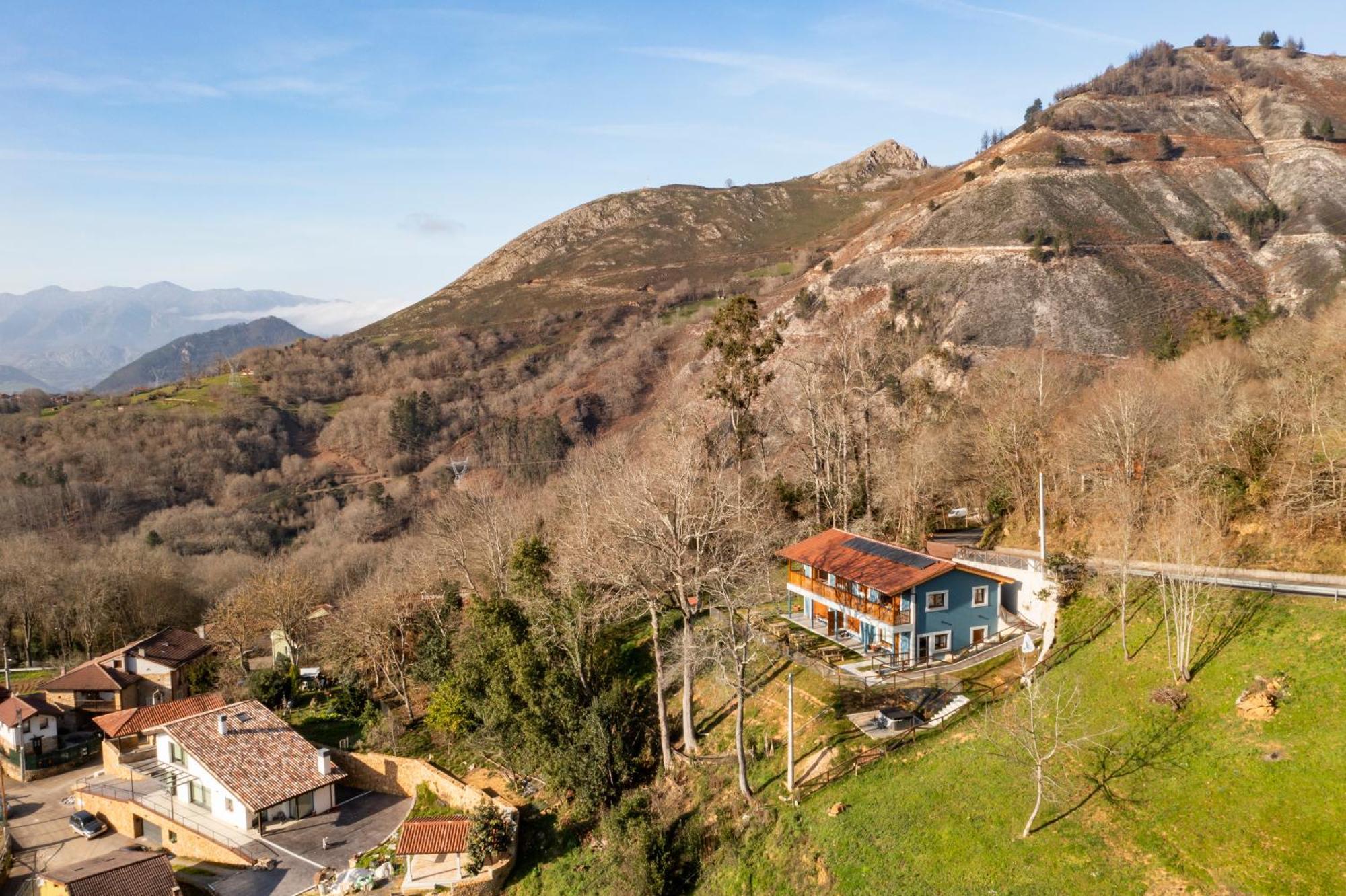 Apartamentos Montes Vindios Cangas de Onis Exterior photo